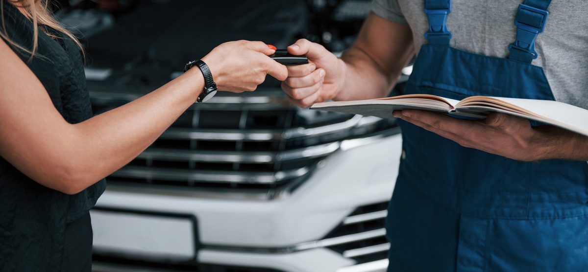 Промена на сезоната: Како да го пpоверите моторното масло и подготвите возилото за есен